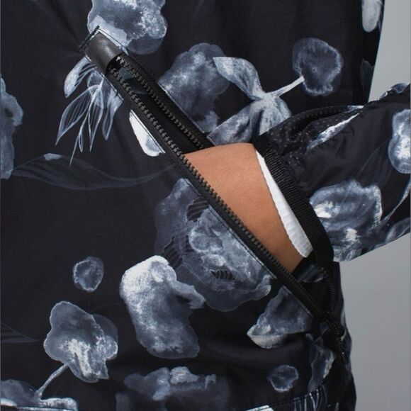 Lululemon Miss Misty Pullover - Picture 11 of 11